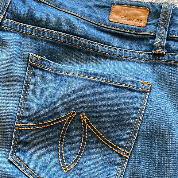 Level 99 Mid Rise Lily Roll-Up Crop Jean - Picture 9 of 11